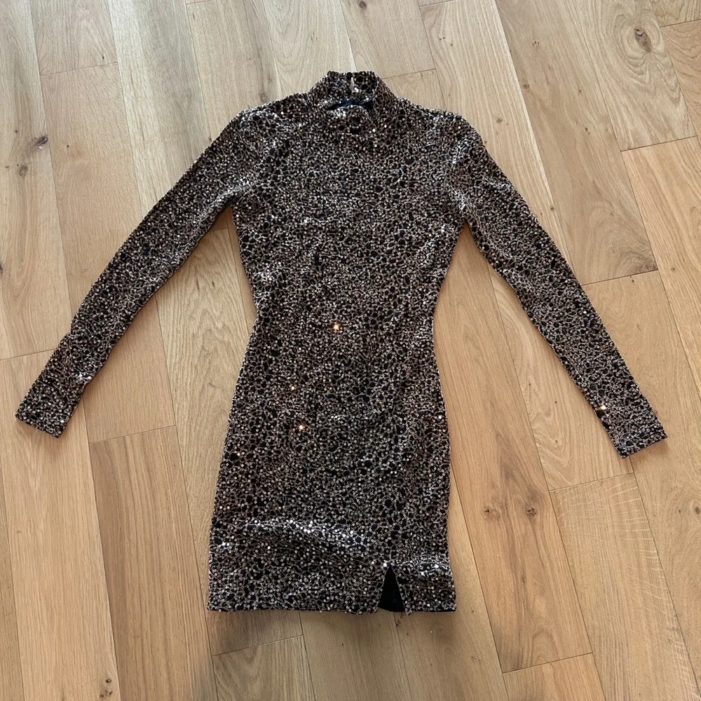Elegant Leopard Print Dress - Picture 1 of 3